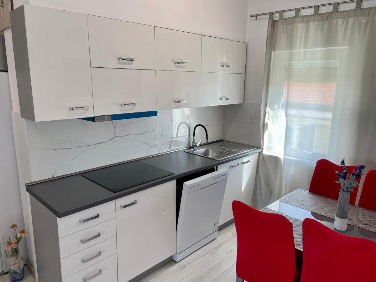 Apartment Roko Vir Exterior photo