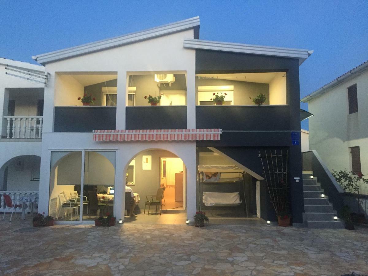 Apartment Roko Vir Exterior photo