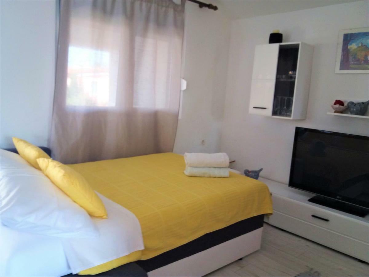 Apartment Roko Vir Exterior photo